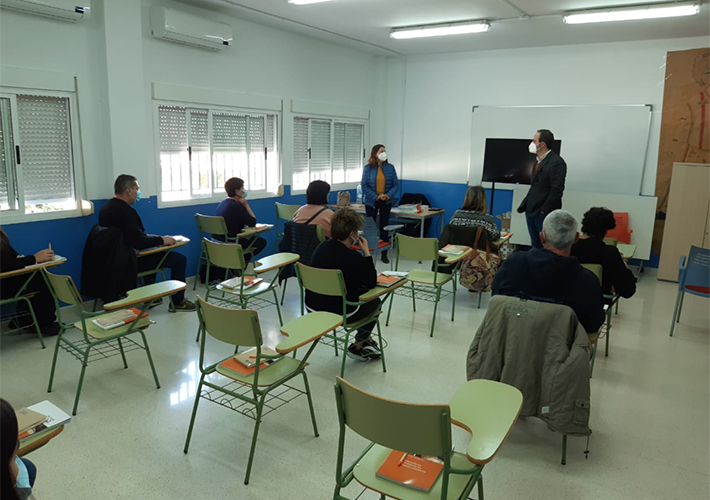 Foto COMIENZAN EN CARBONERAS LOS CURSOS DE ENDESA PARA TAREAS DE DESMANTELAMIENTO DESTINADOS A PERSONAS DEL ENTORNO DE LA CENTRAL TÉRMICA LITORAL.